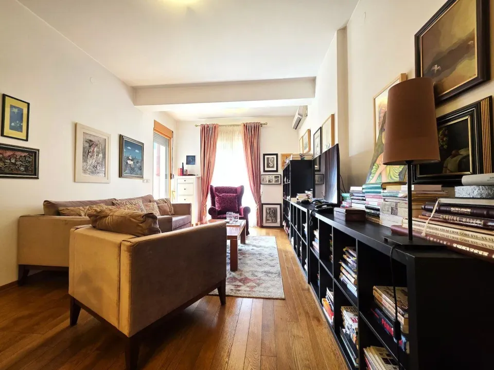 Prodaja, dvosoban stan, 62m², Krivi Most, Podgorica