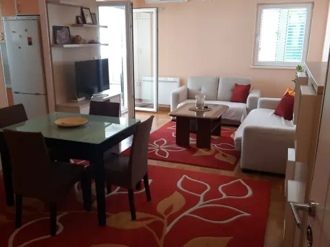 Rent, two bedroom apartment, 70m², Budva, Crna Gora - image 5