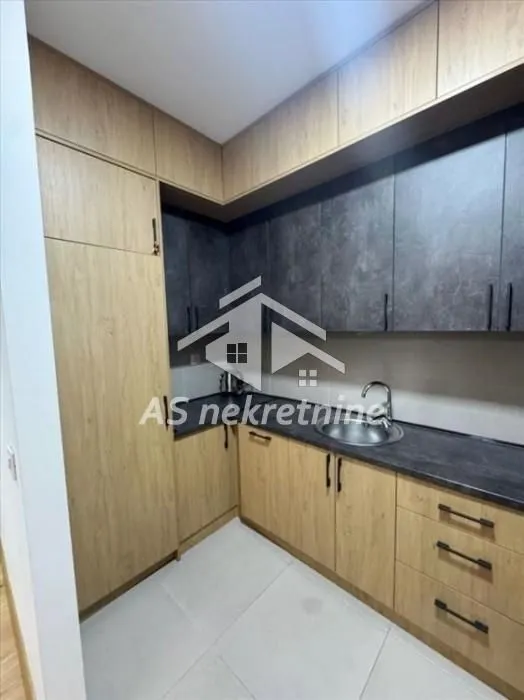 Izdavanje, trosoban stan, 70m², Fon (Fon - Bilećka), Voždovac Sve Podlokacije