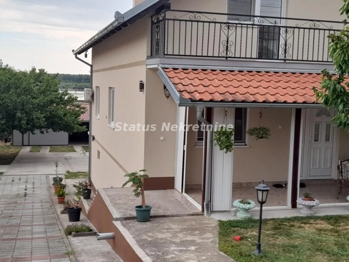 Prodaja, kuća, 246m², Sremski Karlovci, Novi Sad