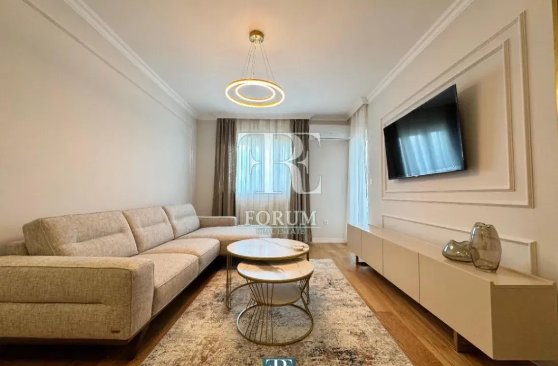 Izdavanje, jednosoban stan, 50m², Central Point, Podgorica