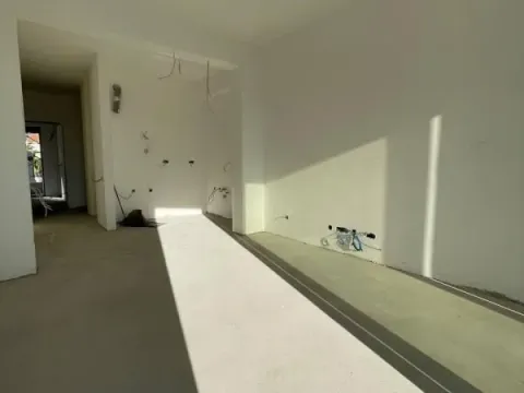 Sale, two bedroom apartment, 75m², Bečići, Budva - image 5