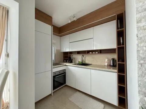 Izdavanje, dvosoban stan, 50m², Bečići, Budva - image 10