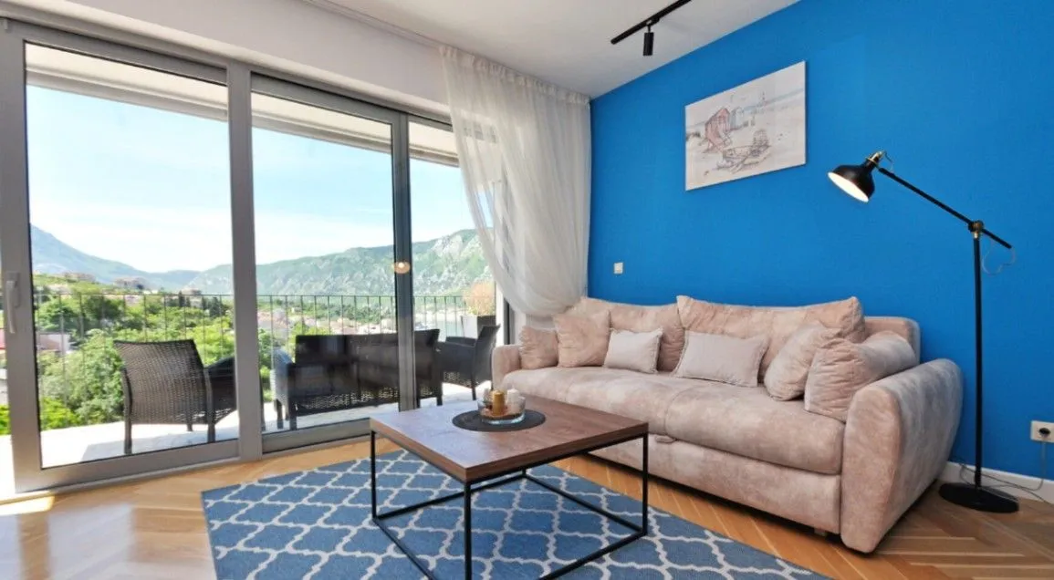 Prodaja, jednosoban stan, 52m², Dobrota, Kotor