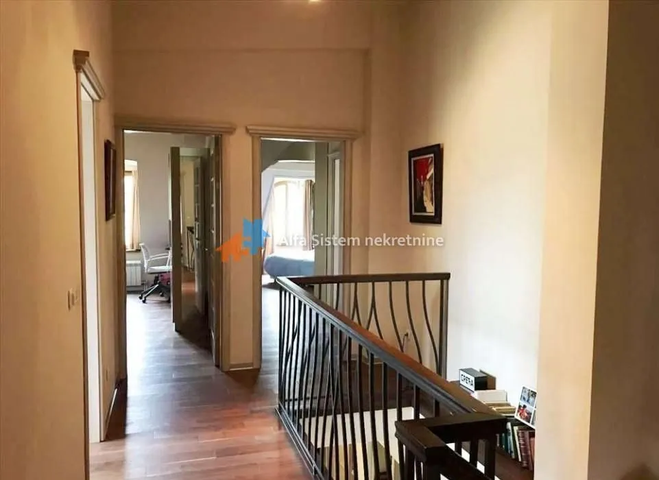 Izdavanje, stan, 200m², Savski Venac, Beograd