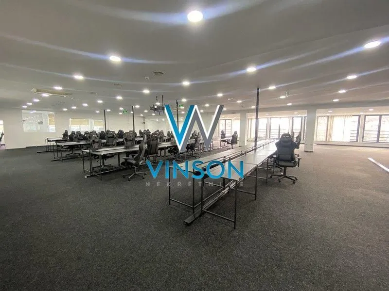 Izdavanje, poslovni prostor, 1050m², Novo naselje, Novi Sad