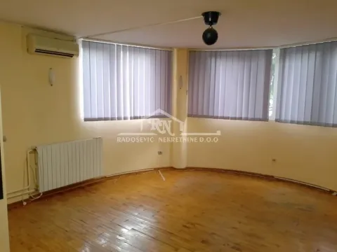 Izdavanje, kuća, 180m², Čukarica, Beograd - image 2