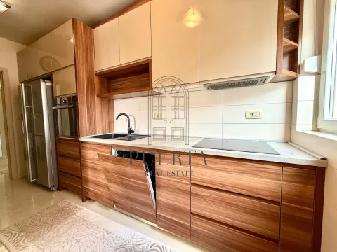 Rent, three bedroom apartment, 105m², City Kvart, Podgorica - image 6