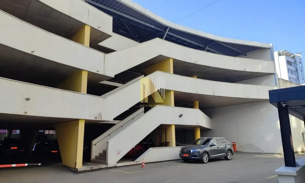 Rent, parking/garage, 15m², Bulevar Oslobodjenja, Novi Sad Sve Podlokacije