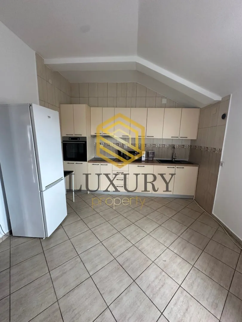 Rent, four bedroom apartment, 150m², Stari Aerodrom, Podgorica