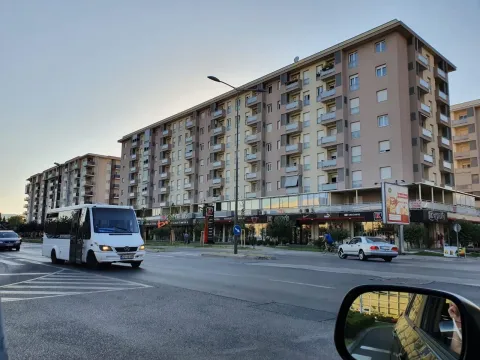 Izdavanje, dvosoban stan, 68m², City Kvart, Podgorica - image 9