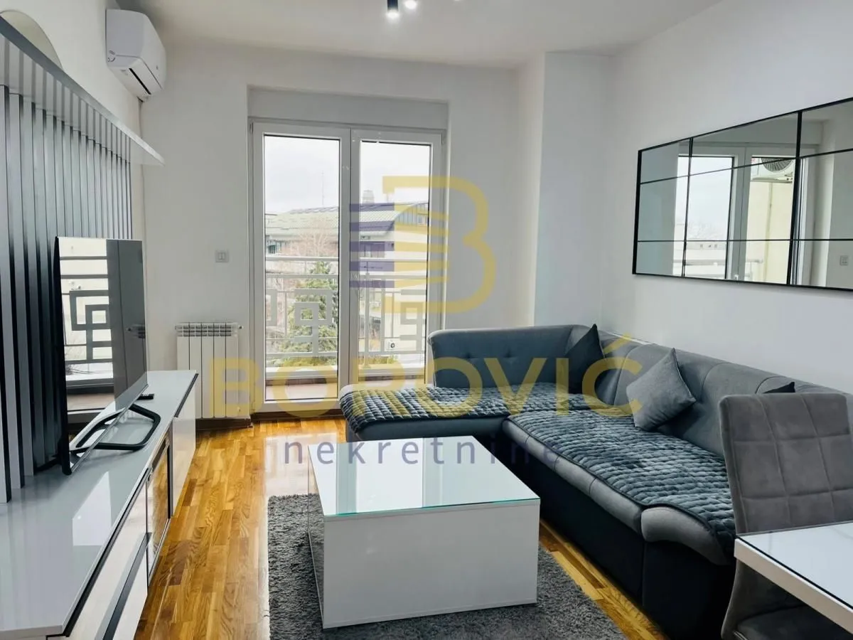 Rent, two bedroom apartment, 50m², Karaburma, Palilula Sve Podlokacije