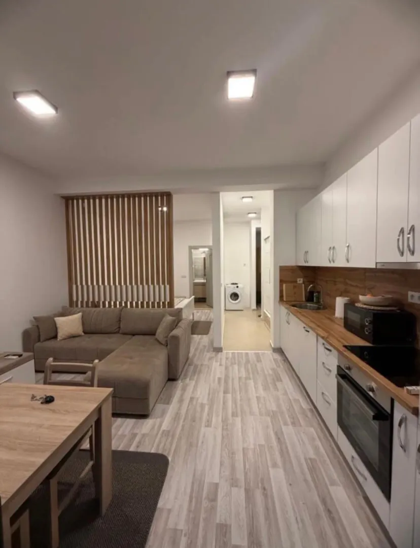 Izdavanje, jednosoban stan, 42m², Centar, Bar