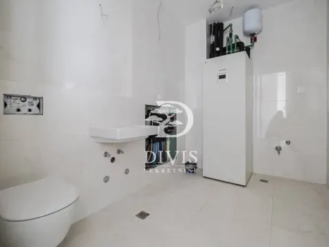 Sale, three bedroom apartment, 119m², Kalenić Pijaca, Vračar Sve Podlokacije - image 9