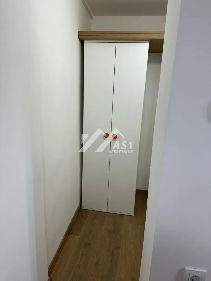 Izdavanje, jednosoban stan, 30m², Centar, Novi Sad
