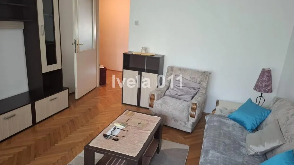 Sale, two bedroom apartment, 50m², Kalenić Pijaca, Vračar Sve Podlokacije