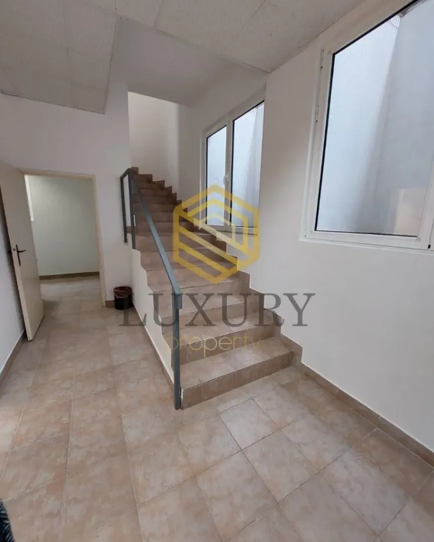 Rent, four bedroom apartment, 119m², City Kvart, Podgorica