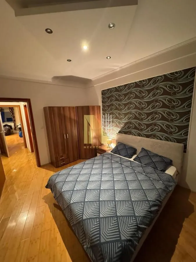 Izdavanje, dvosoban stan, 56m², Novi Sad, Srbija