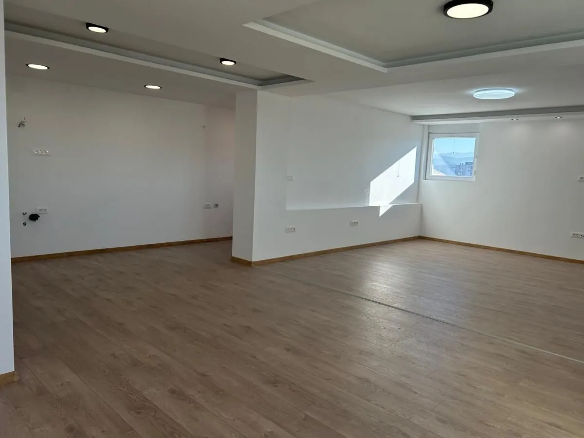 Rent, office space, 230m², Centar, Niš