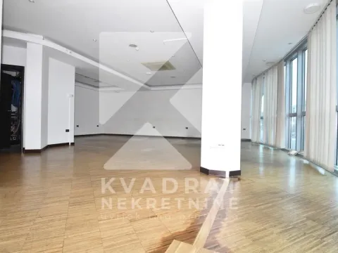 Rent, office space, 450m², Preko Morače, Podgorica - image 2