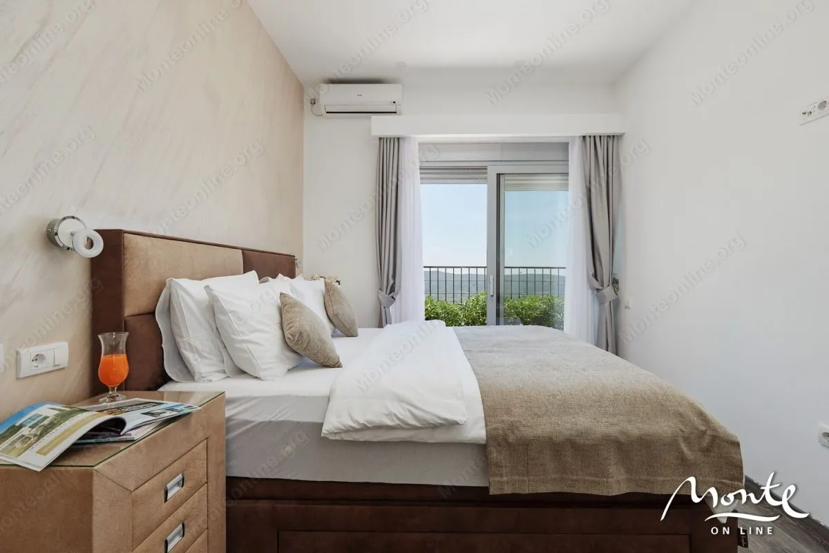 Prodaja, kuća, 220m², Tivat, Crna Gora