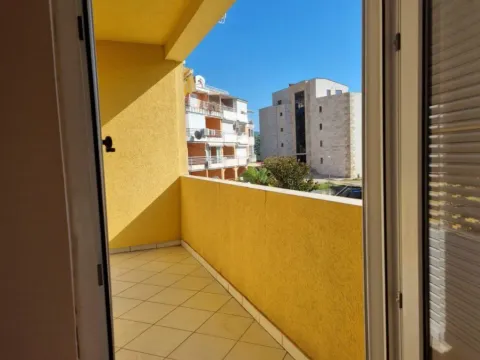 Sale, three bedroom apartment, 64m², Petrovac, Budva - image 10