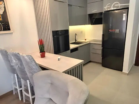 Izdavanje, jednosoban stan, 45m², Centar, Bar - image 3