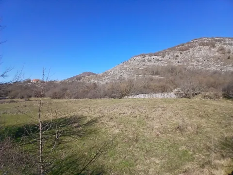 Zemljište in Čevo