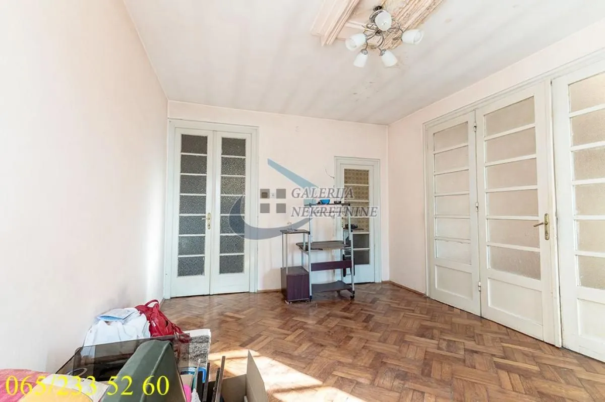 Prodaja, trosoban stan, 77m², Stari Grad, Beograd