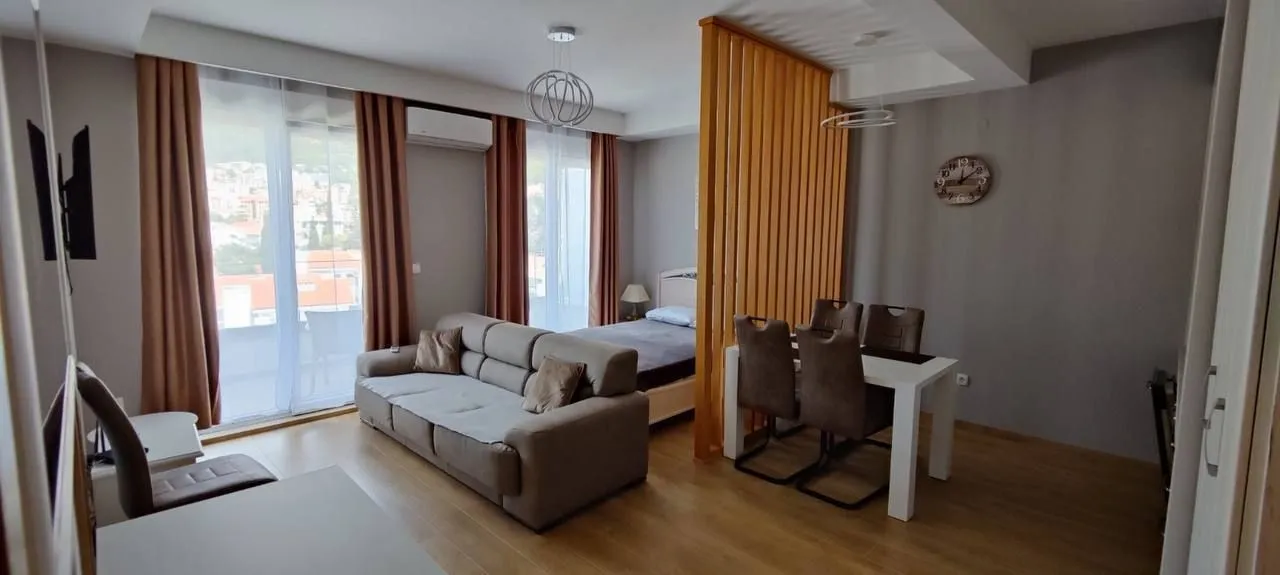 Rent, one bedroom apartment, 55m², Podkošljun, Budva