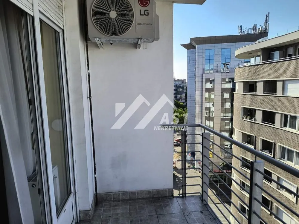 Izdavanje, dvosoban stan, 47m², Bulevar Oslobodjenja, Novi Sad Sve Podlokacije