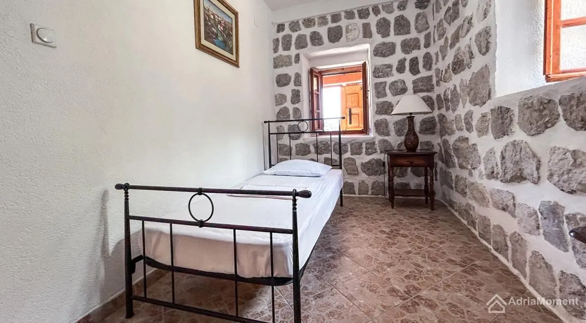Sale, apartment, 87m², Perast, Kotor