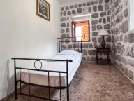 Prodaja, dvosoban stan, 87m², Perast, Kotor - image 11