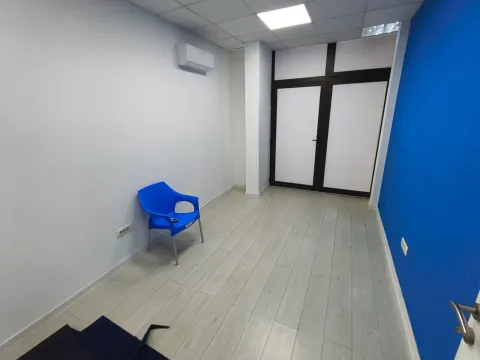 Rent, office space, 294m², Blok 5, Podgorica - image 4