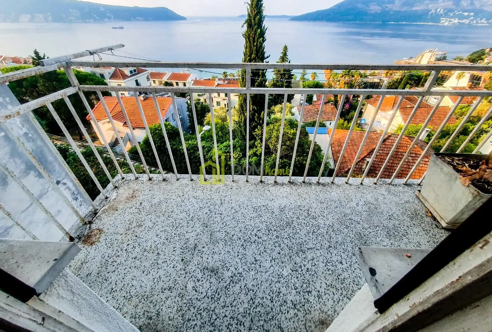 Prodaja, trosoban stan, 90m², Herceg Novi, Crna Gora