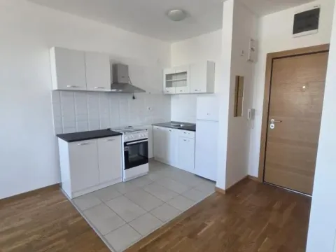 Rent, one bedroom apartment, 38m², Sajmište, Novi Sad - image 1