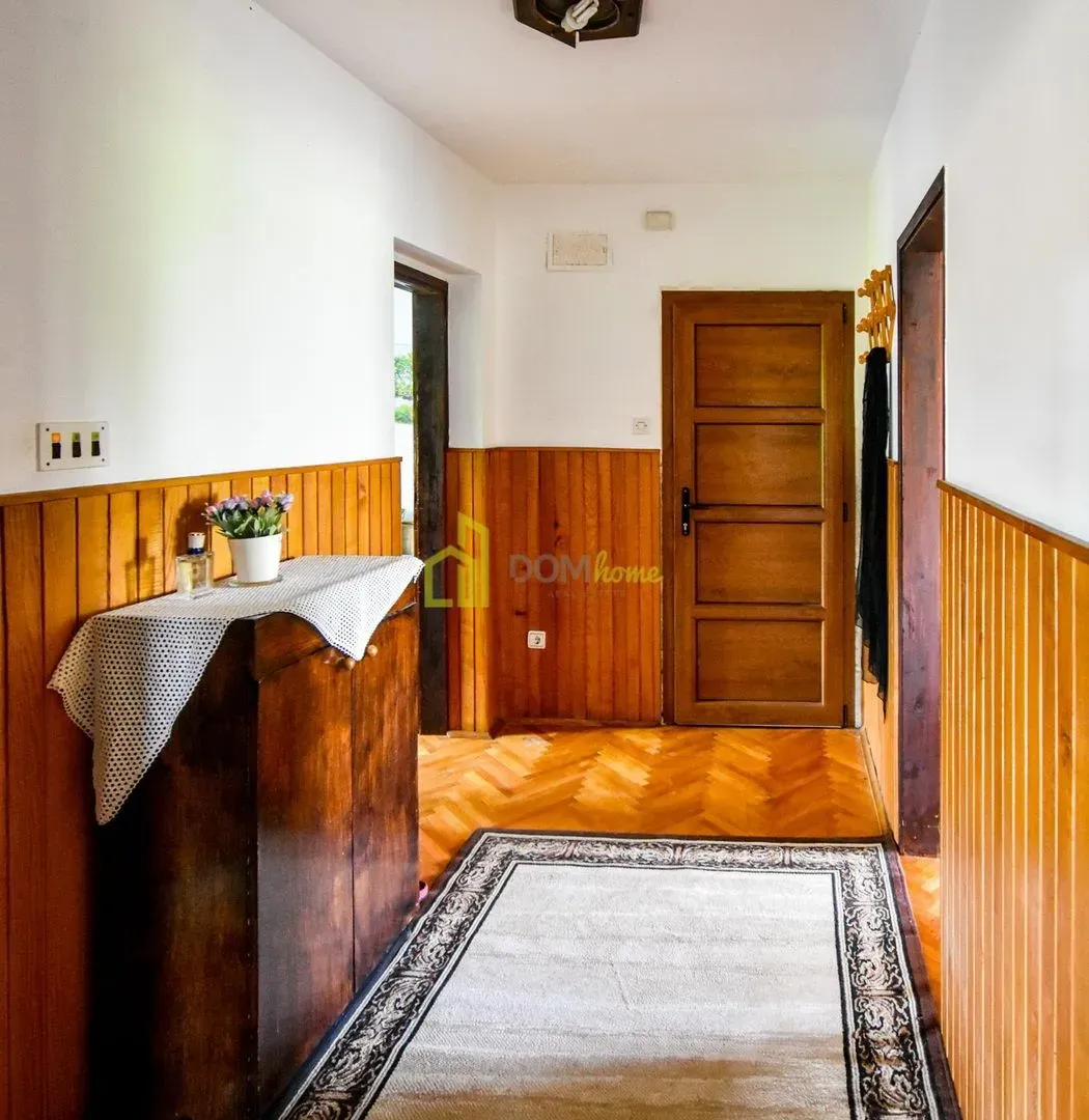 Sale, house, 370m², Tološi, Podgorica