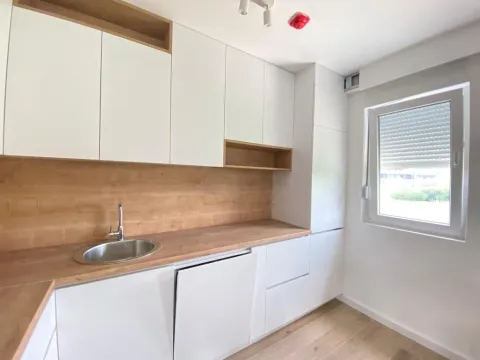 Izdavanje, dvosoban stan, 67m², Centar, Podgorica - image 6