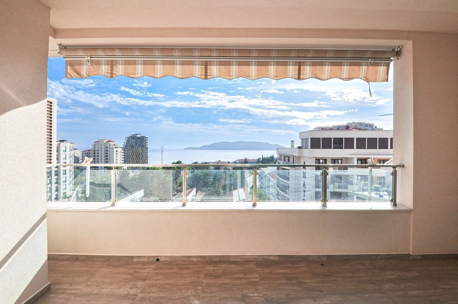 Sale, two bedroom apartment, 115m², Bečići, Budva