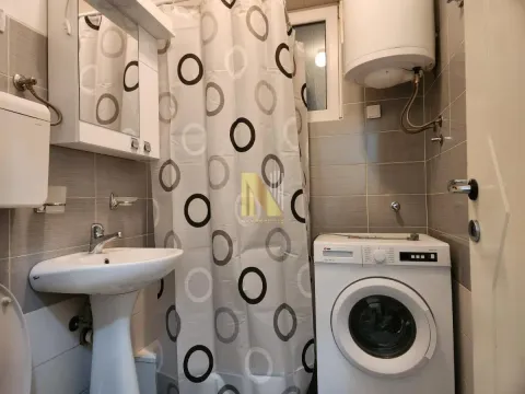 Izdavanje, dvosoban stan, 45m², Centar, Novi Sad - image 9