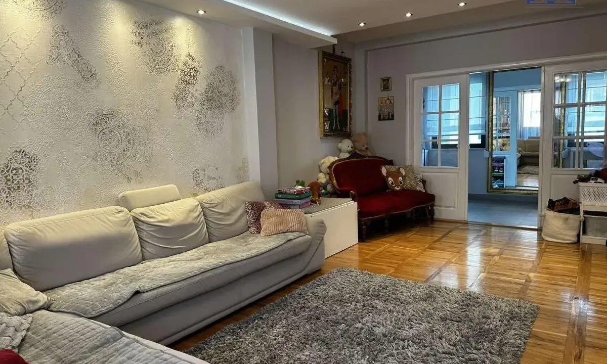 Prodaja, četvorosoban stan, 116m², Grbavica, Novi Sad Sve Podlokacije