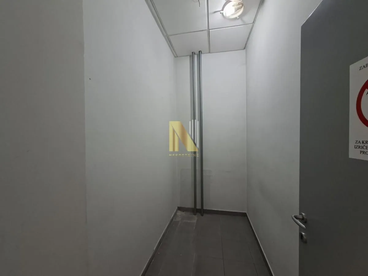 Rent, office space, 395m², Bulevar Oslobodjenja, Novi Sad Sve Podlokacije