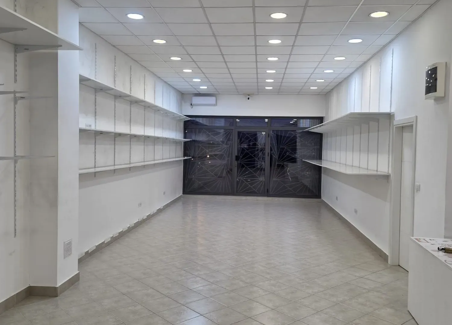 Sale, office space, 120m², Stari Aerodrom, Podgorica