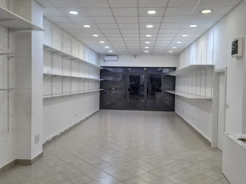 Prodaja, poslovni prostor, 120m², Stari Aerodrom, Podgorica - image 4