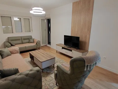 Izdavanje, jednosoban stan, 49m², Central Point, Podgorica - image 3