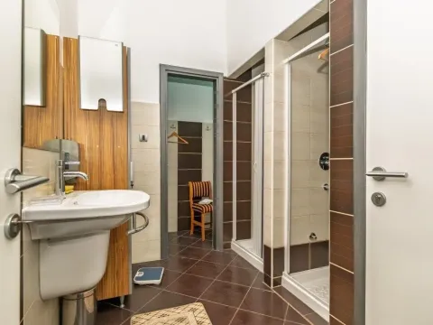 Prodaja, poslovni prostor, 327m², Pod Goricom, Podgorica - image 24