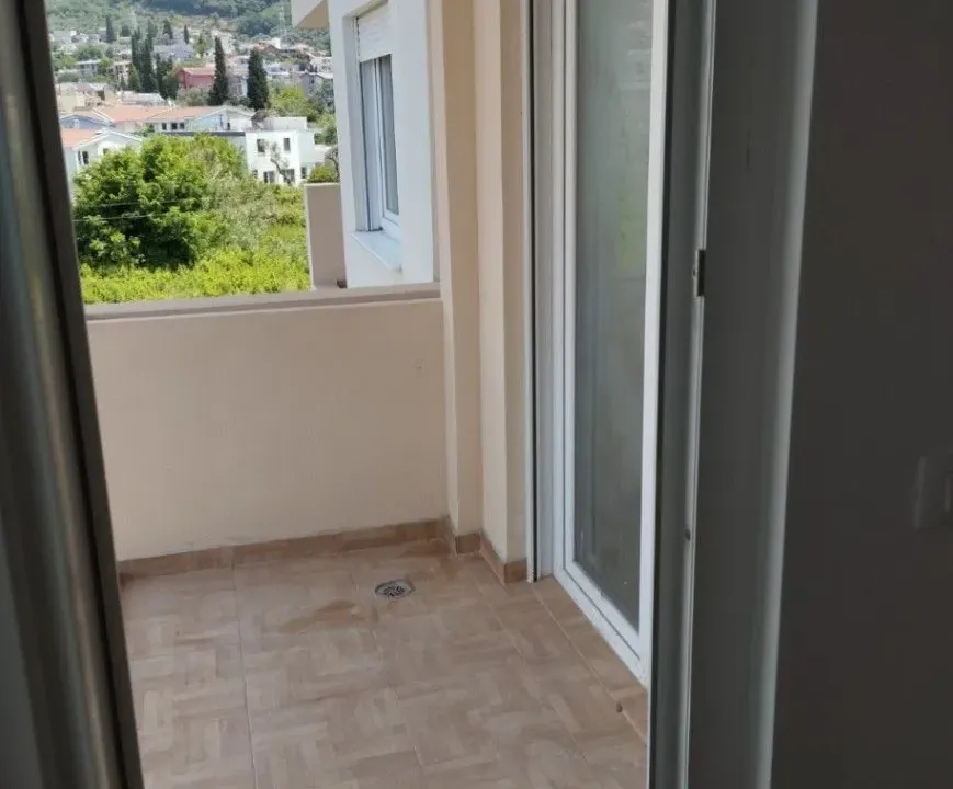 Prodaja, jednosoban stan, 42m², Makedonsko naselje, Bar