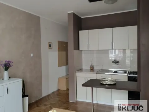 Izdavanje, garsonjera, 28m², Sajmište, Novi Sad - image 2
