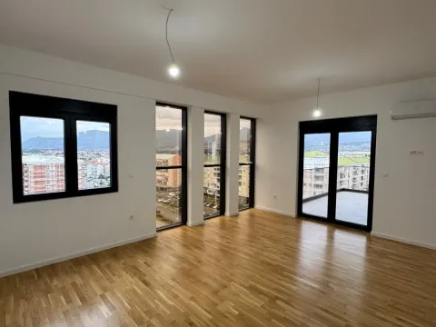Rent, office space, 278m², Stari Aerodrom, Podgorica - image 8