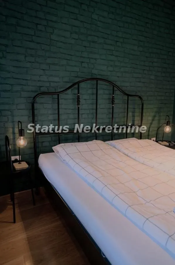 Izdavanje, dvosoban stan, 42m², Centar, Novi Sad